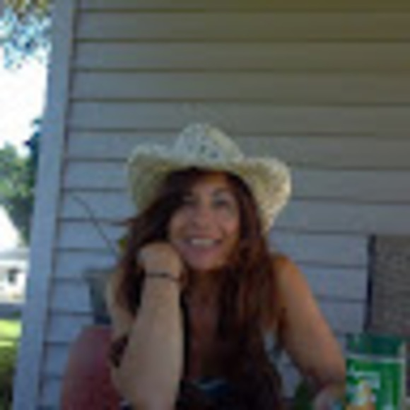 Meet your Posher, Joanna - Picture 1 of 1